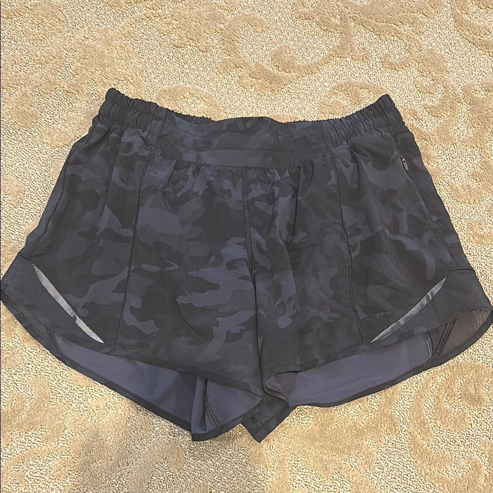 lululemon- Hotty Hot Low Rise Lined Shorts